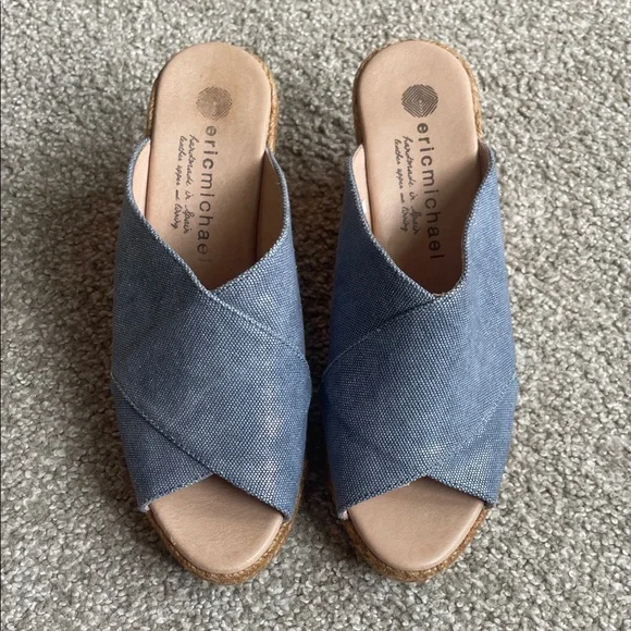 Eric Michael Denim Shimmer Blue Wedge Sandals - Size 39 (8) - Picture 3 of 8